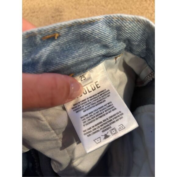 Agolde Becker Pleated Denim Shorts size 25 - Picture 4 of 6